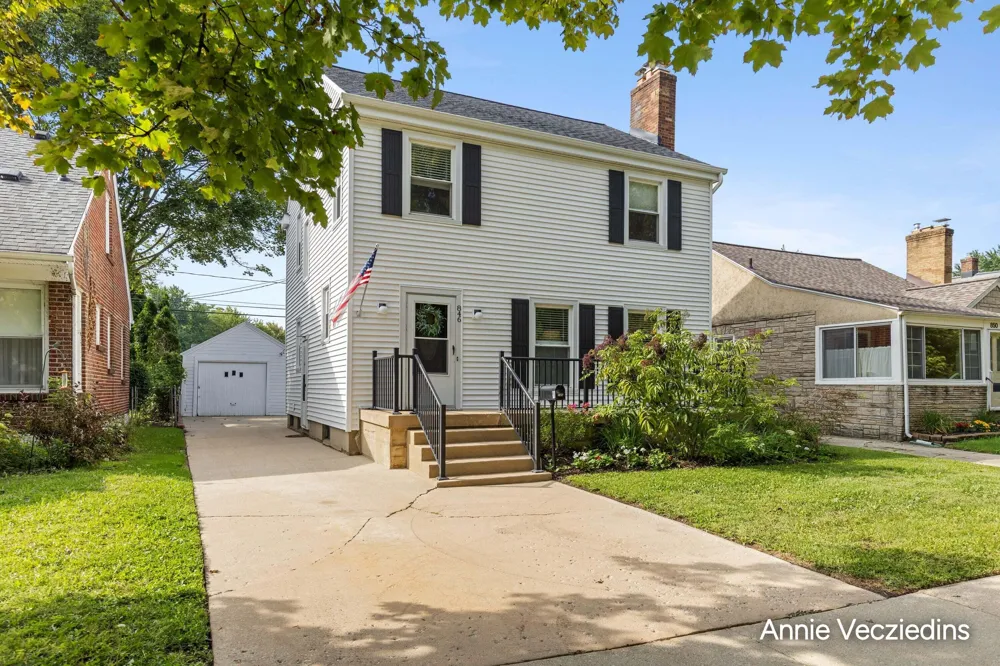 846 Lake Michigan Drive NW Grand Rapids, MI 49504