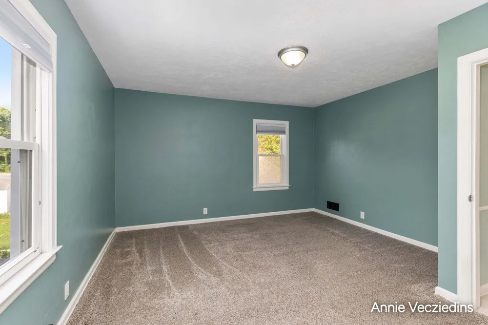 846 Lake Michigan Drive NW Grand Rapids, MI 49504