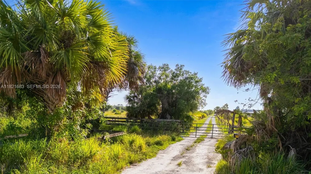 21st ST SW & 58th Ave Vero Beach, FL 32968