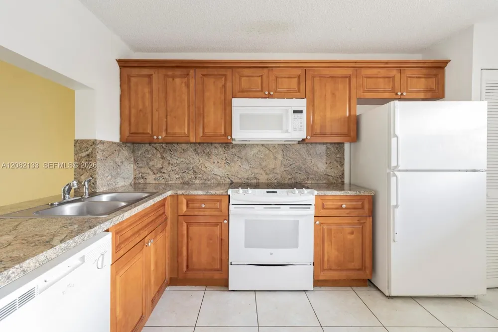 9022 NW 28th Dr #2-212 Coral Springs, FL 33065
