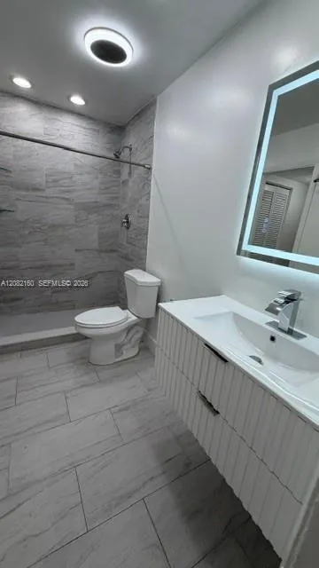 6070 W 18th Ave #306 Hialeah, FL 33012