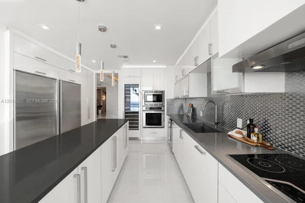 5959 Collins Ave #1606 Miami Beach, FL 33140