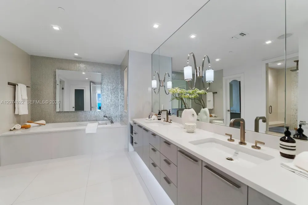 5959 Collins Ave #1606 Miami Beach, FL 33140