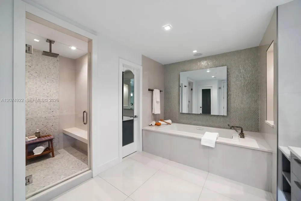 5959 Collins Ave #1606 Miami Beach, FL 33140