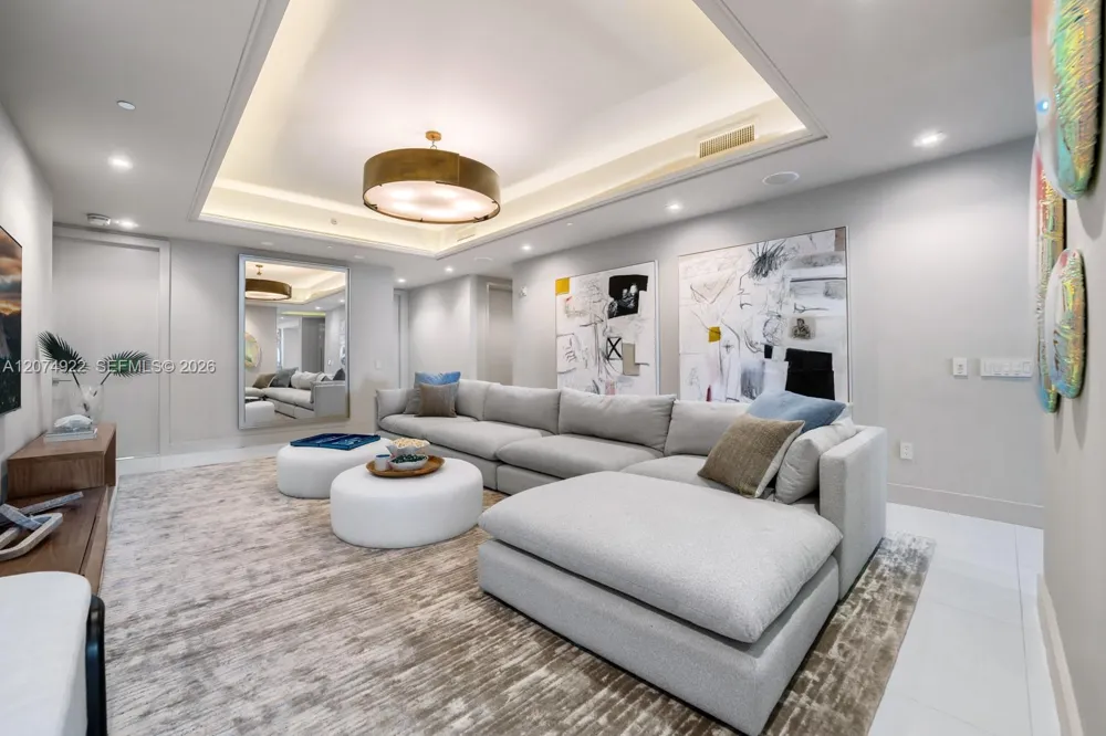 5959 Collins Ave #1606 Miami Beach, FL 33140