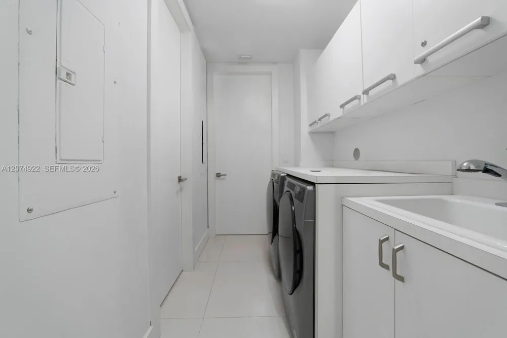 5959 Collins Ave #1606 Miami Beach, FL 33140