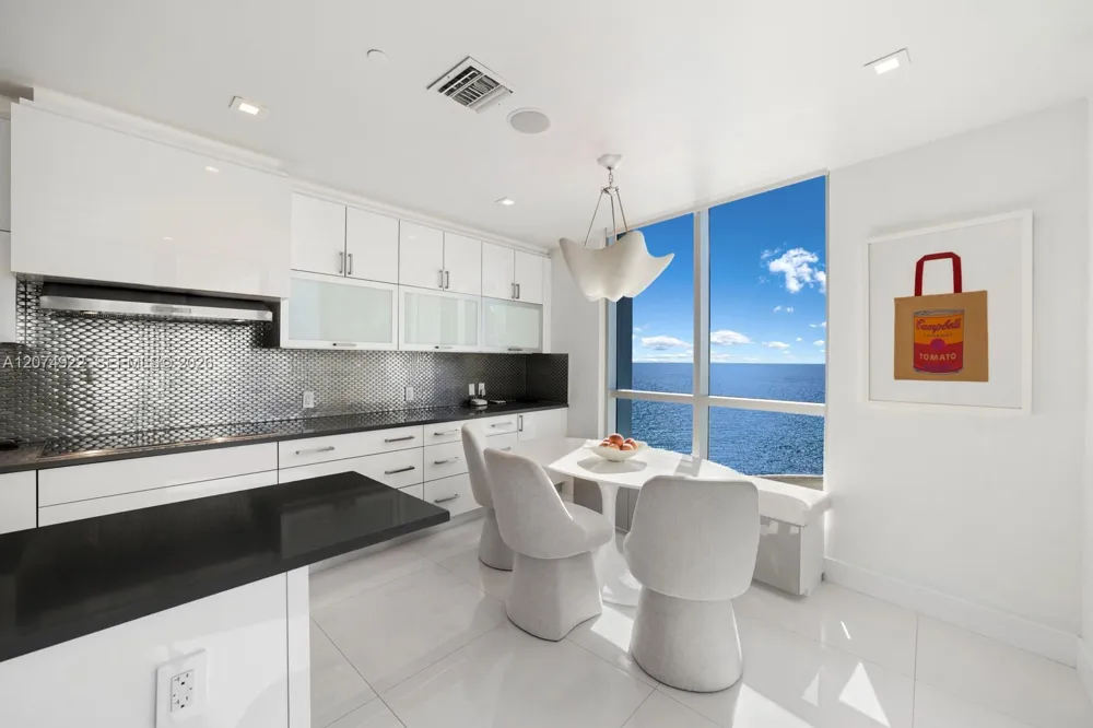 5959 Collins Ave #1606 Miami Beach, FL 33140