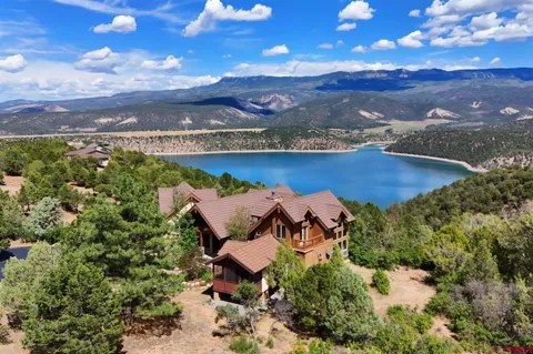 521 Waterview Lane