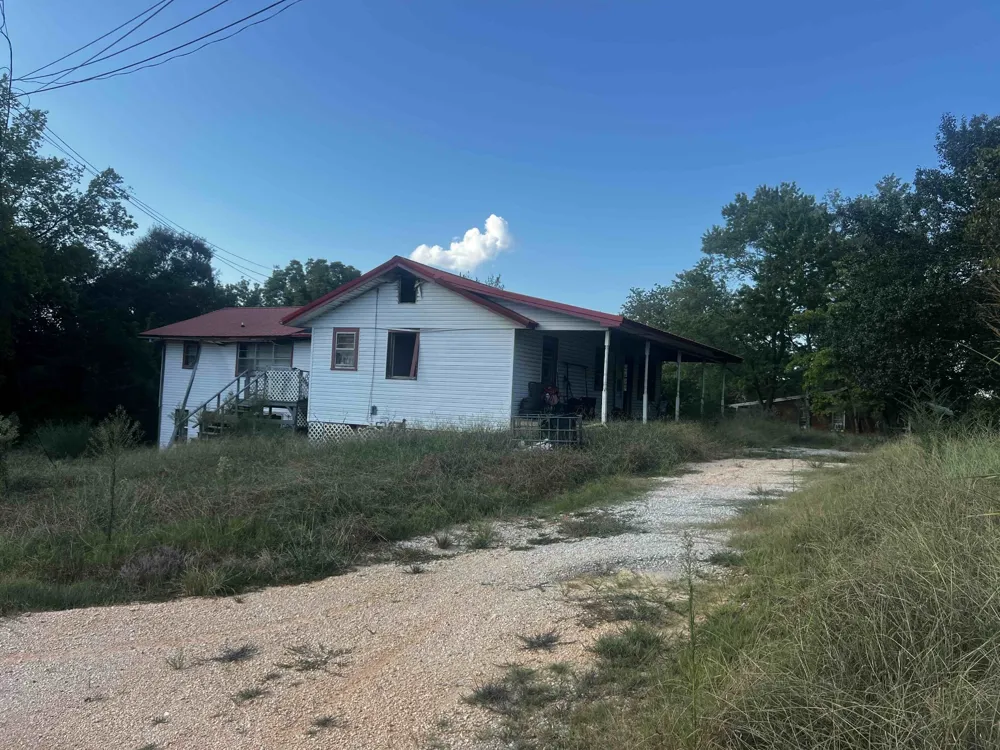 178 S West St Decaturville, TN 38329