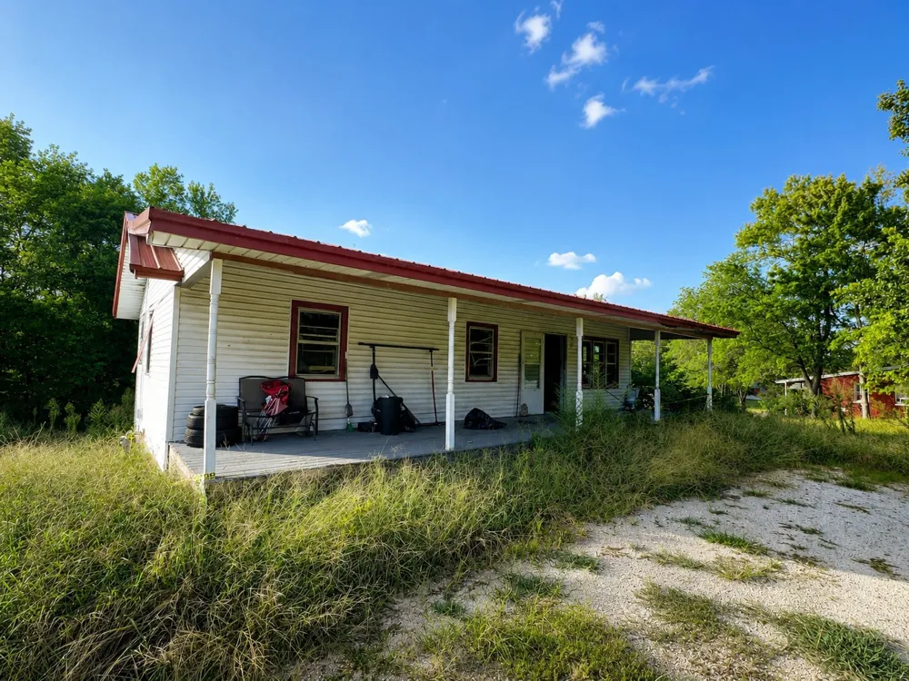 178 S West St Decaturville, TN 38329