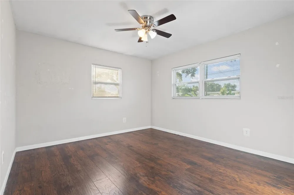 10811 VALENCIA TERRACE Seminole, FL 33772