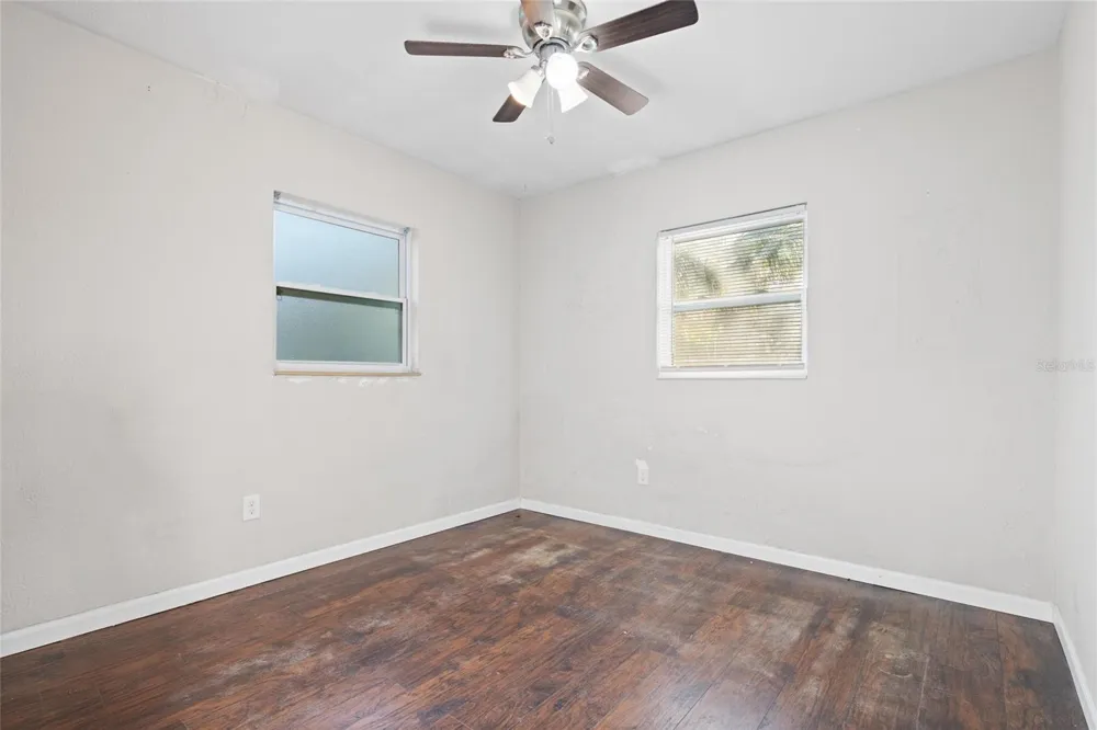 10811 VALENCIA TERRACE Seminole, FL 33772