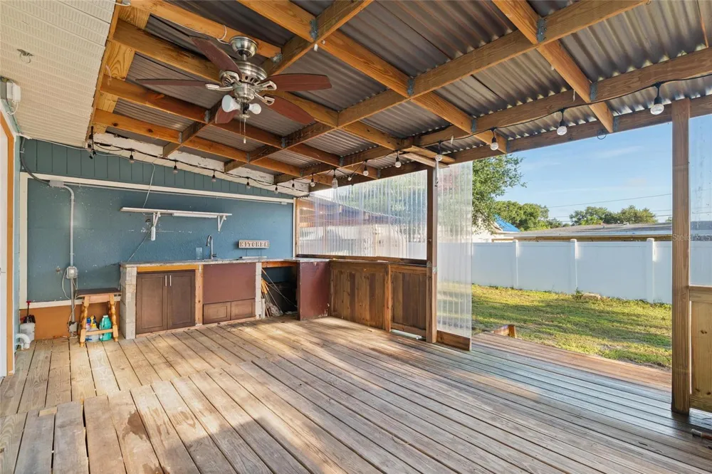 10811 VALENCIA TERRACE Seminole, FL 33772