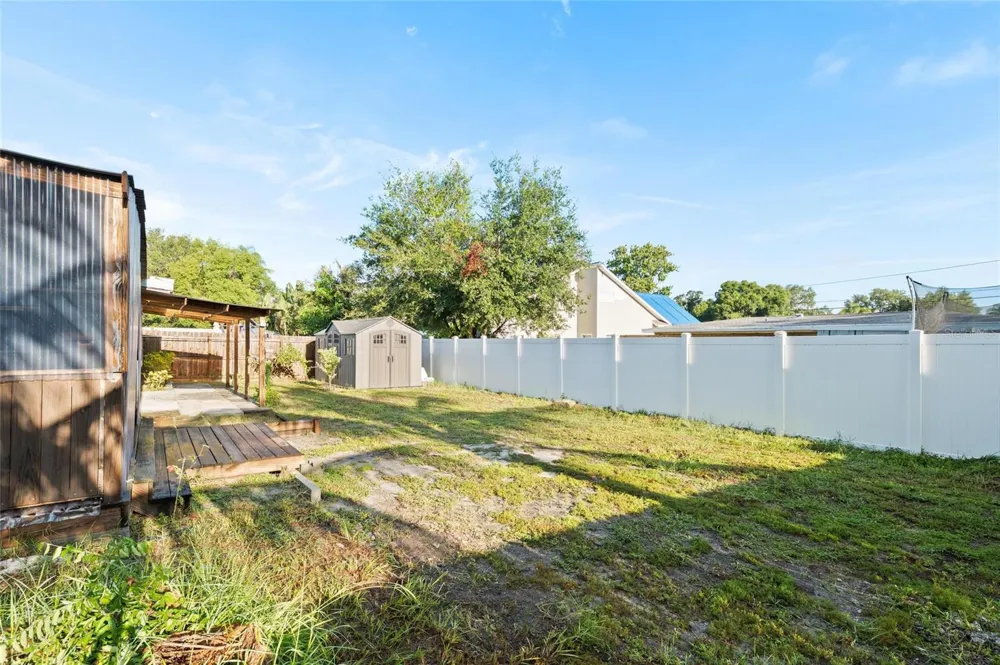 10811 VALENCIA TERRACE Seminole, FL 33772