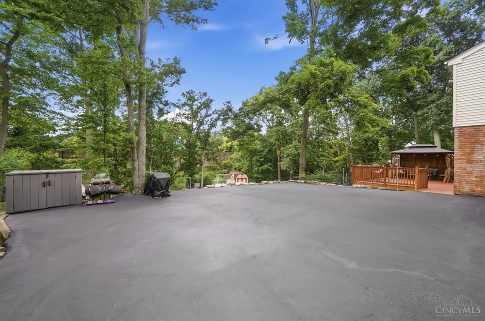 8949 Paw Paw Lane Sycamore, OH 45236