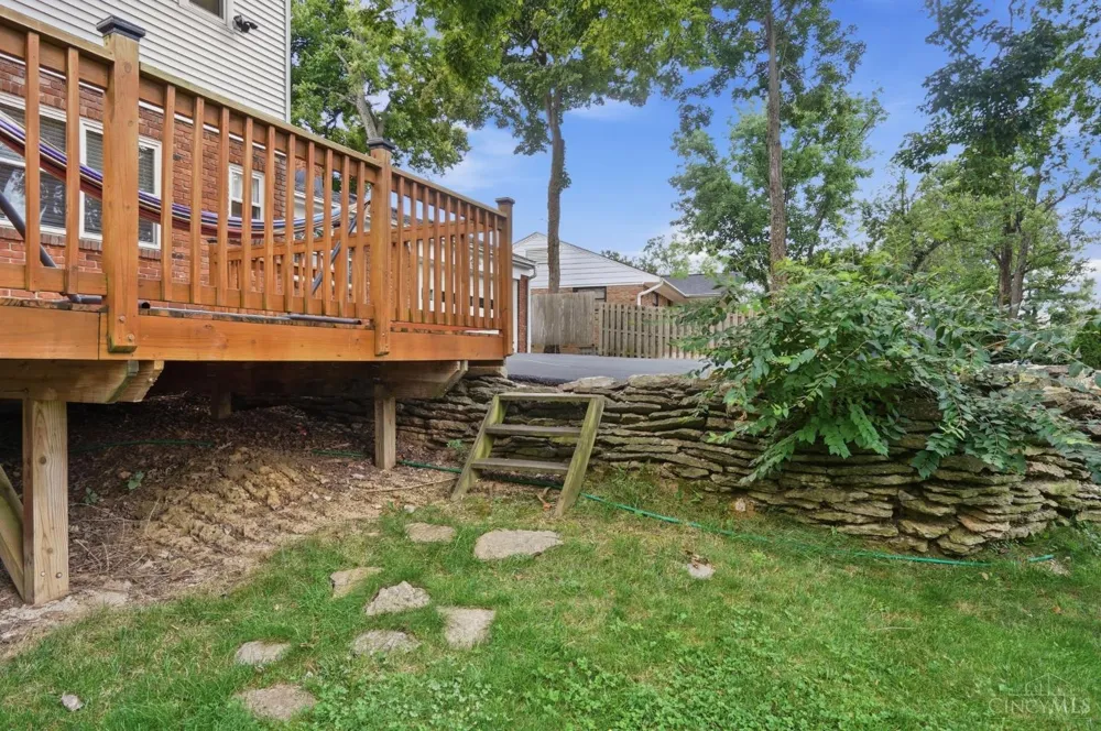 8949 Paw Paw Lane Sycamore, OH 45236