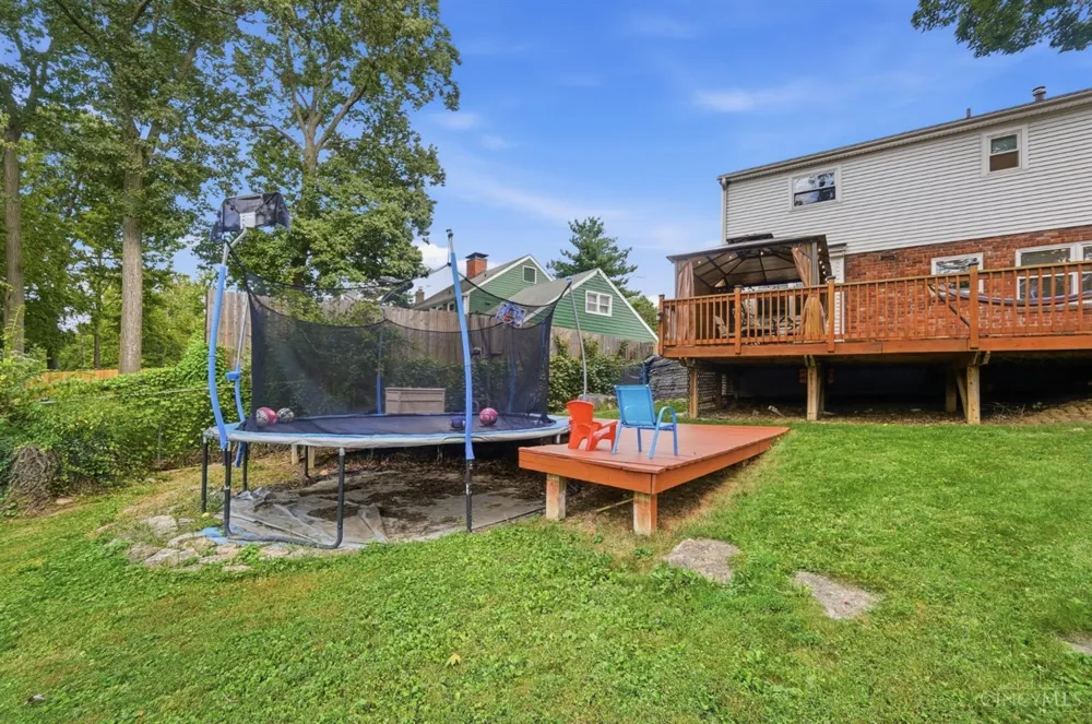 8949 Paw Paw Lane Sycamore, OH 45236