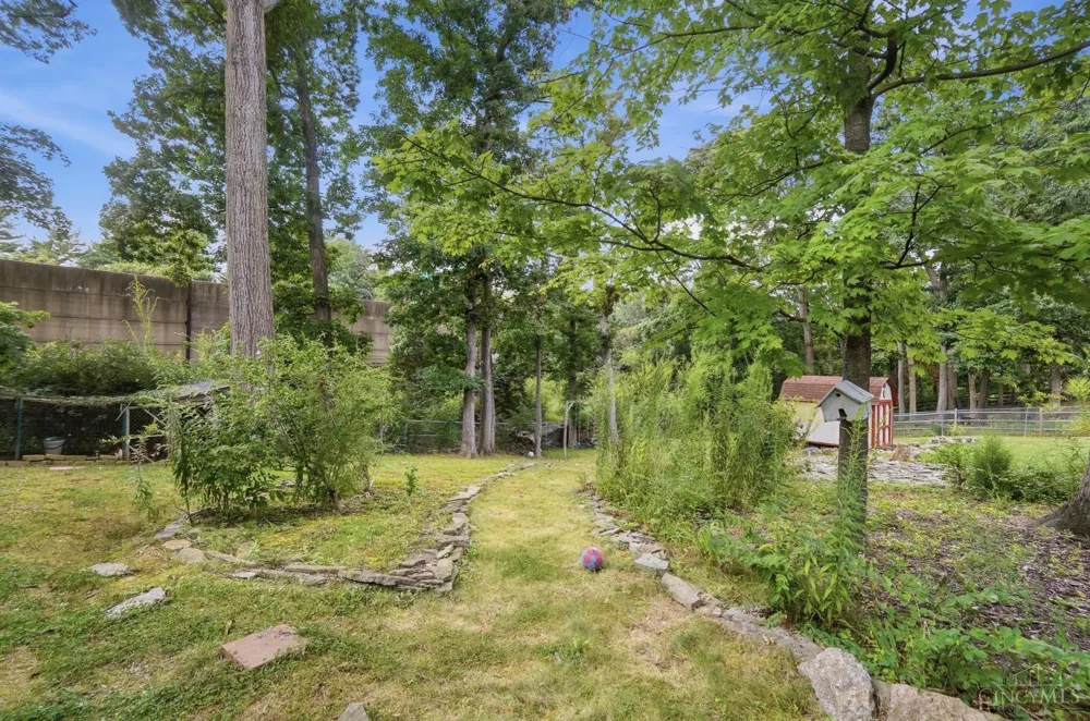8949 Paw Paw Lane Sycamore, OH 45236