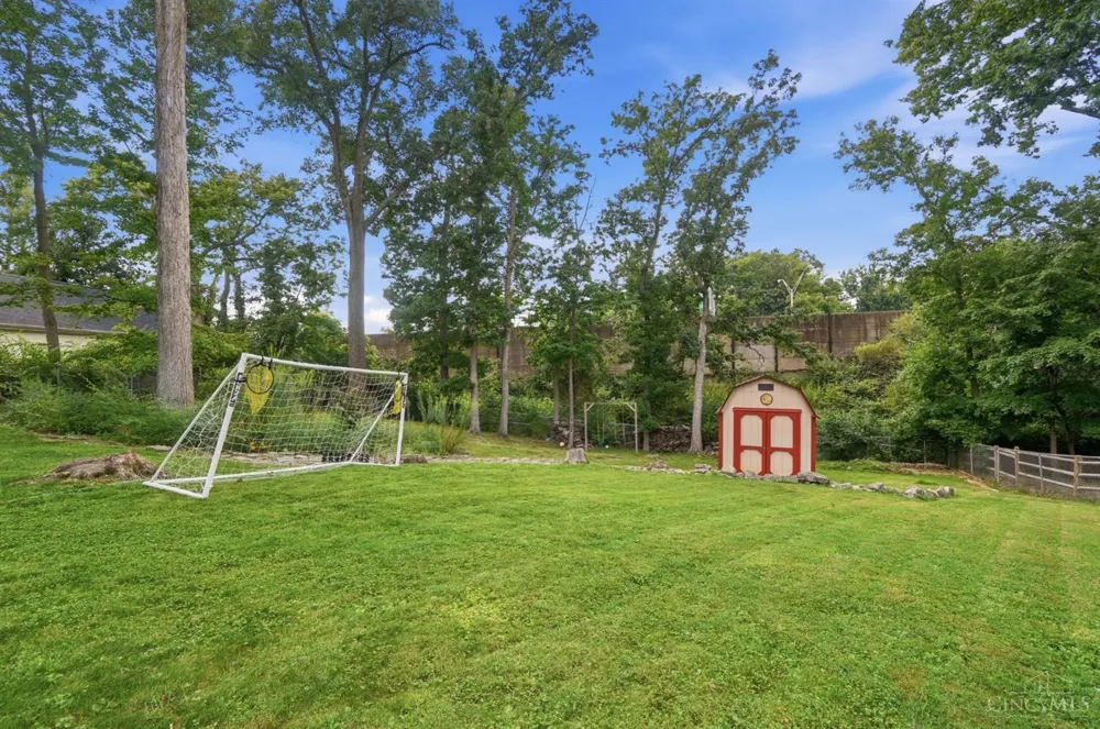 8949 Paw Paw Lane Sycamore, OH 45236