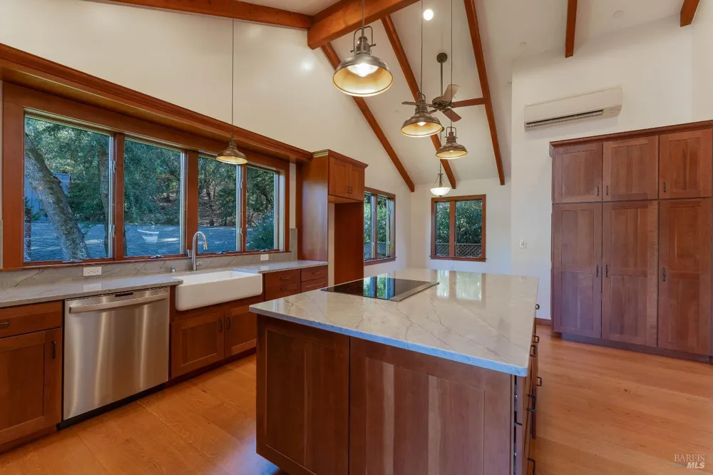 544 Redwood Avenue Ukiah, CA 95482