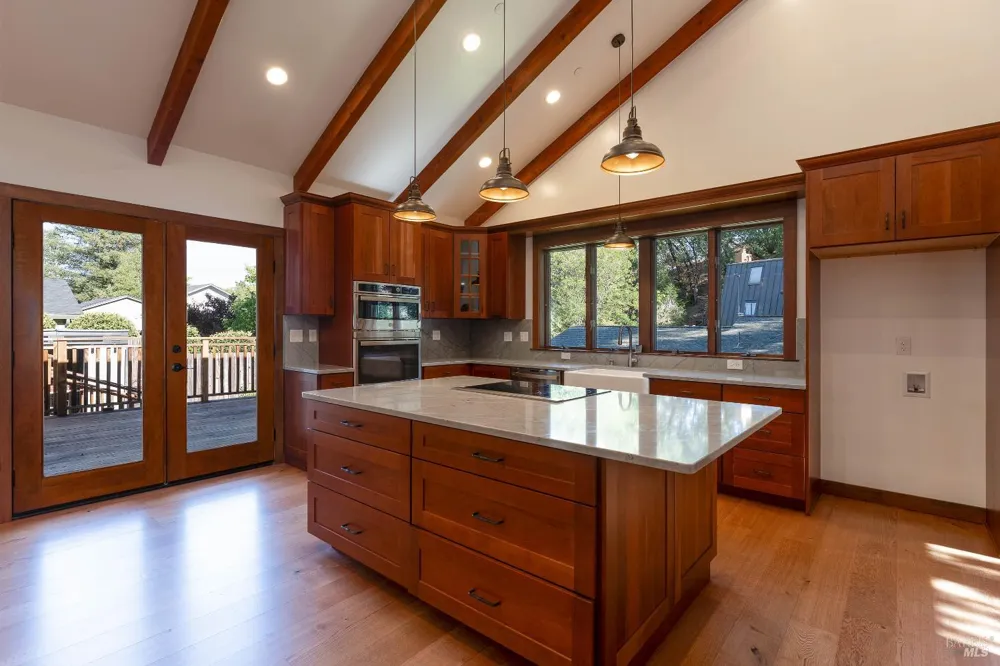 544 Redwood Avenue Ukiah, CA 95482