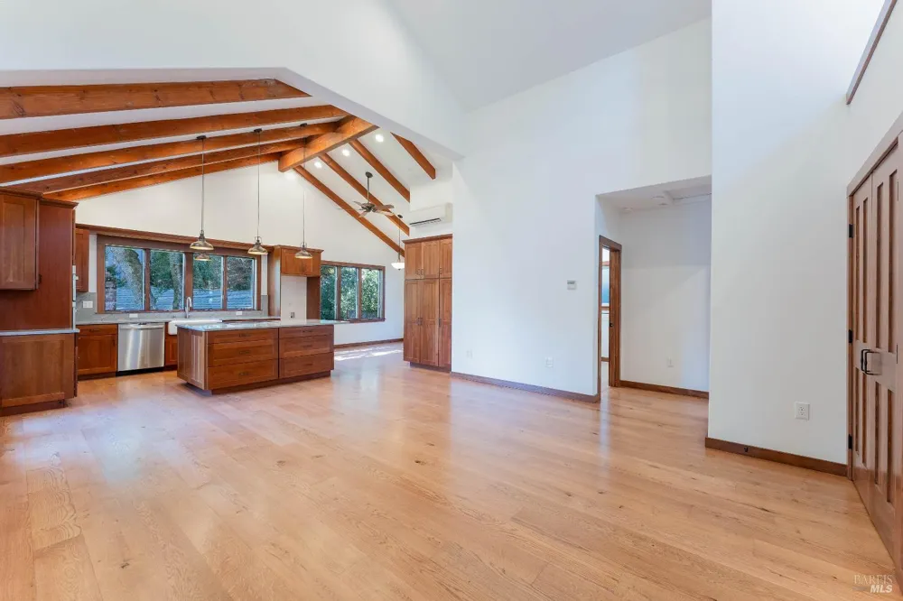 544 Redwood Avenue Ukiah, CA 95482
