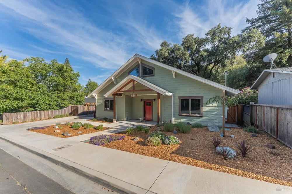544 Redwood Avenue Ukiah, CA 95482