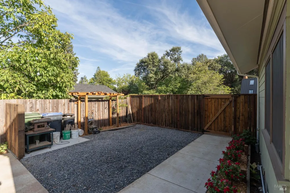 544 Redwood Avenue Ukiah, CA 95482