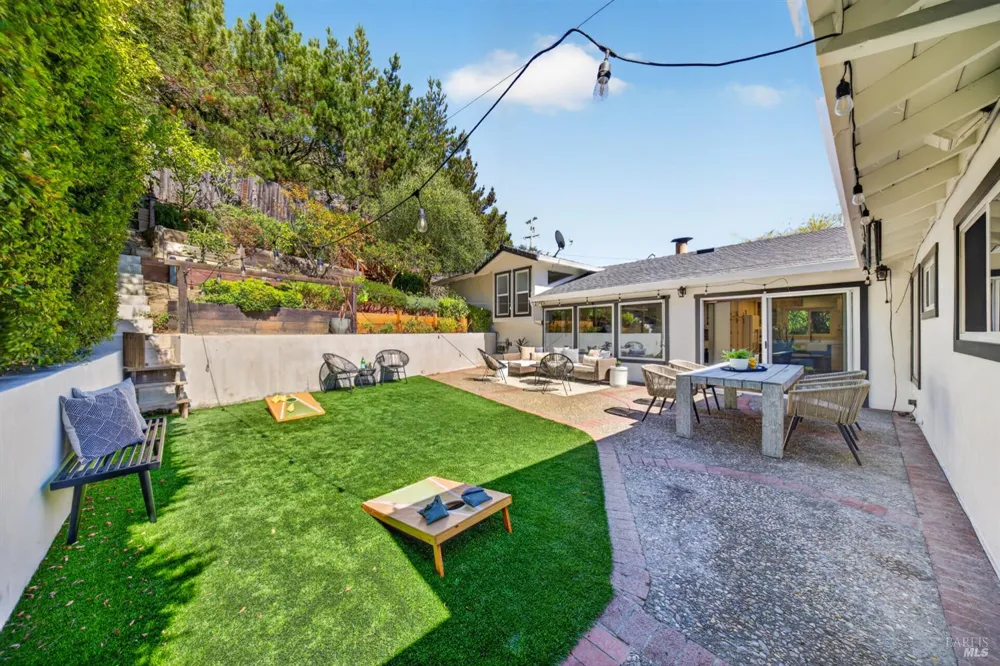39 Corte Placida Greenbrae, CA 94904