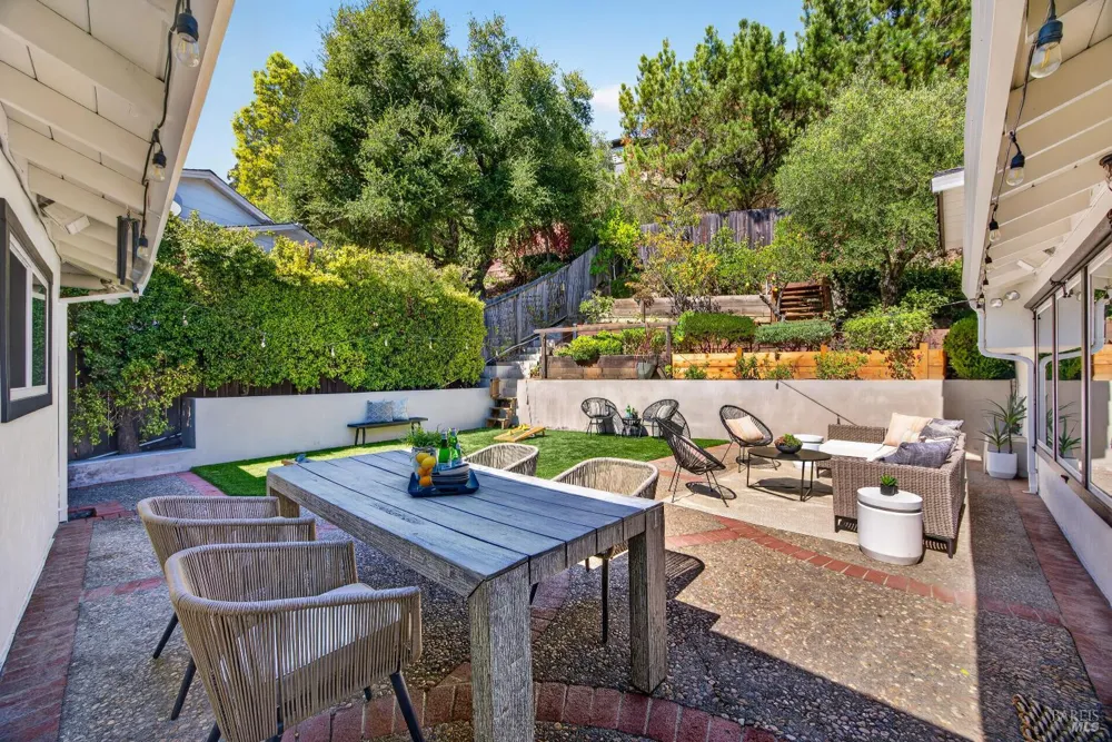39 Corte Placida Greenbrae, CA 94904