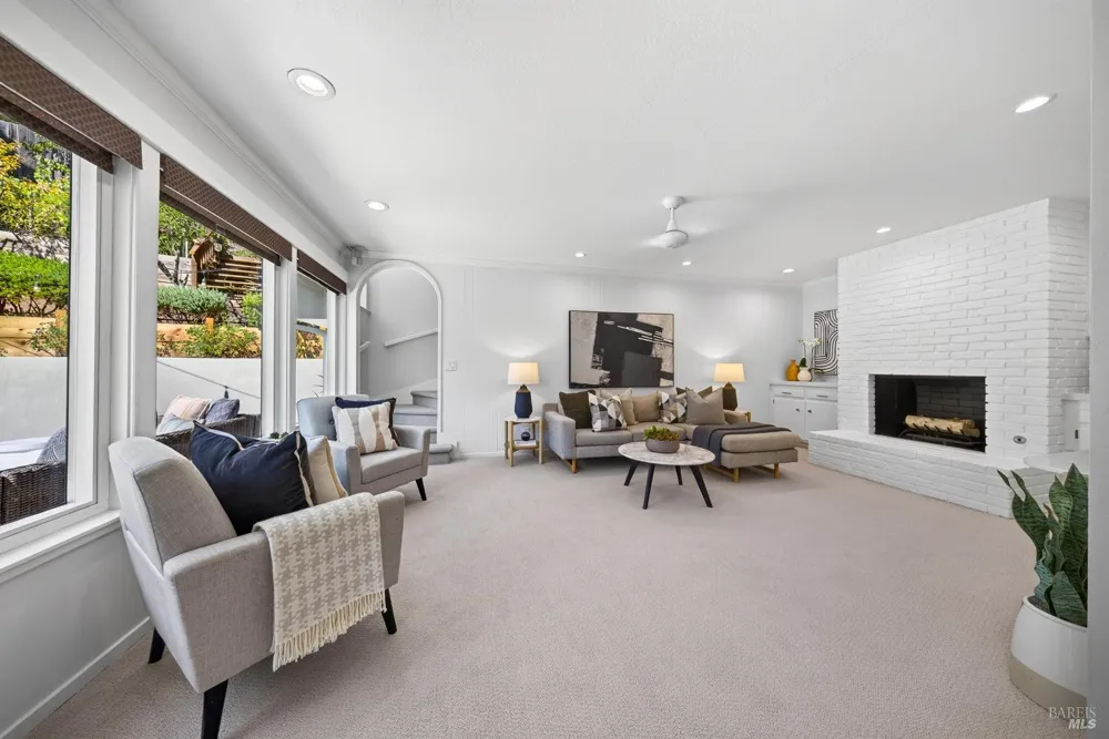 39 Corte Placida Greenbrae, CA 94904