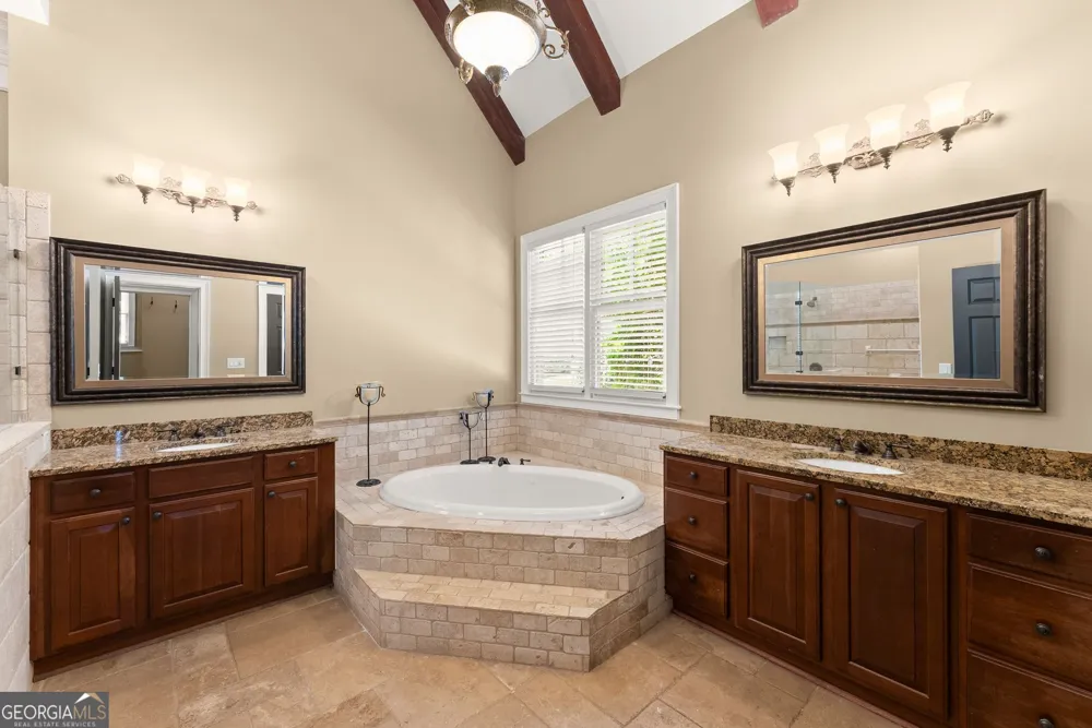 492 Jonney Thomas RD Cleveland, GA 30528