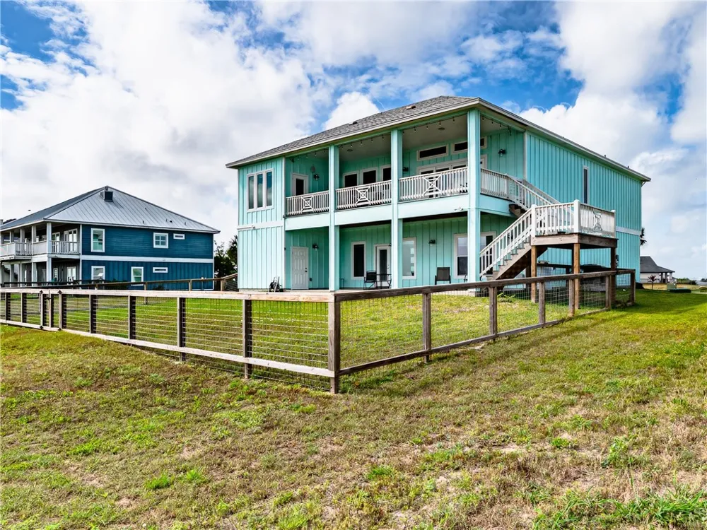 9 Northpointe Drive Rockport, TX 78382