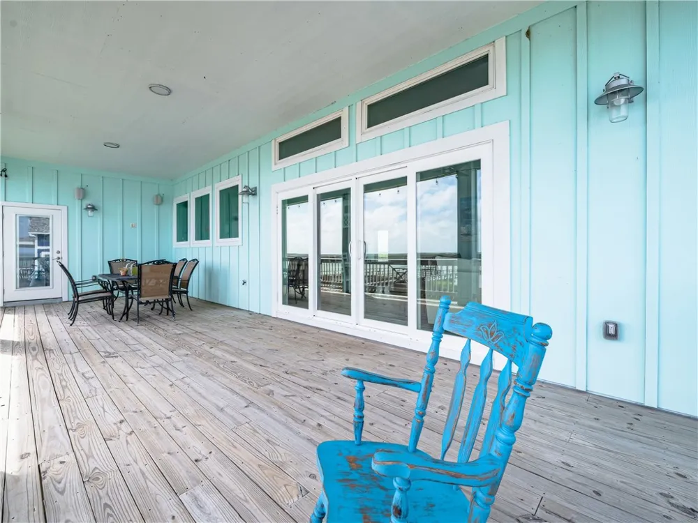 9 Northpointe Drive Rockport, TX 78382