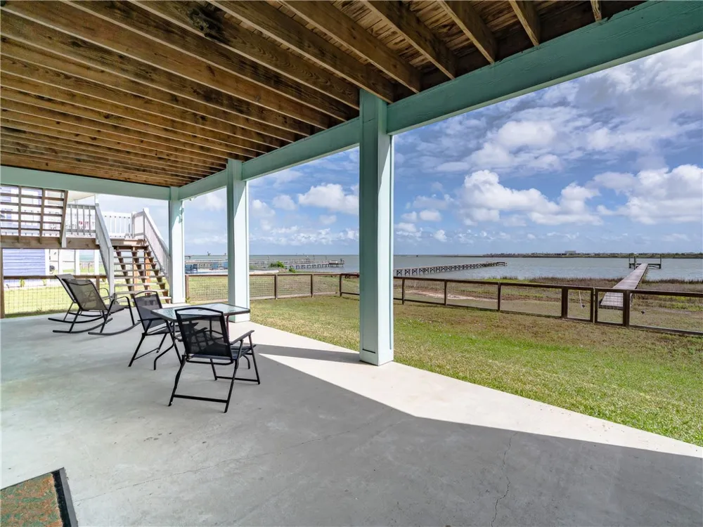 9 Northpointe Drive Rockport, TX 78382