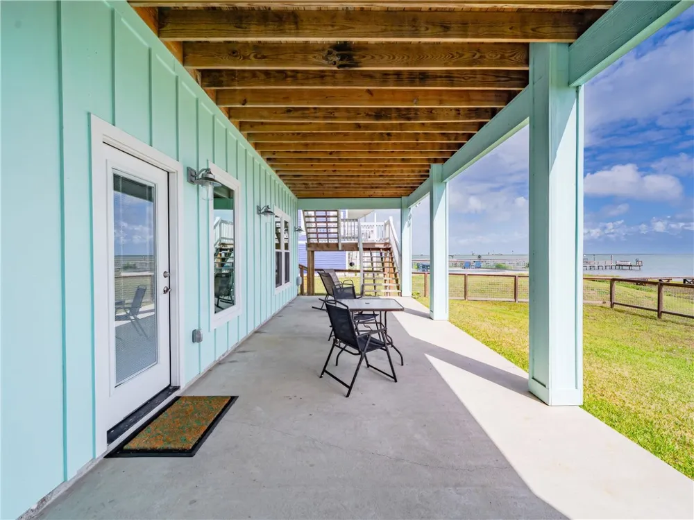 9 Northpointe Drive Rockport, TX 78382