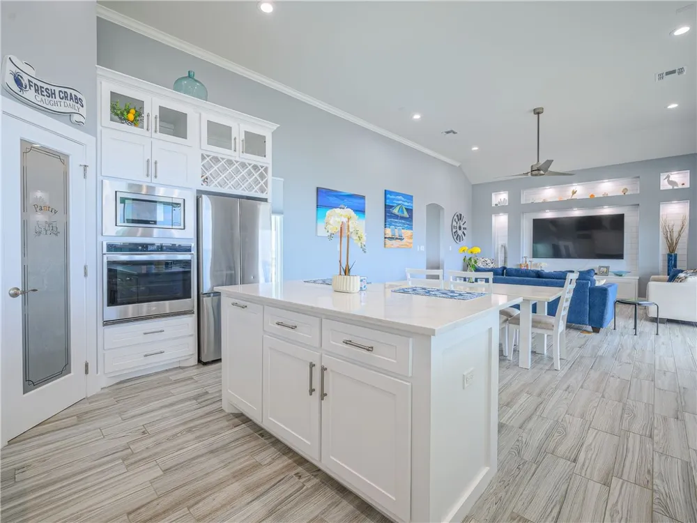 9 Northpointe Drive Rockport, TX 78382