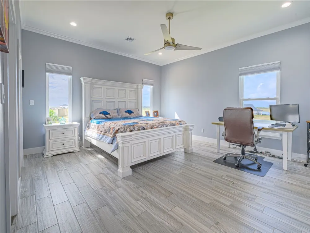 9 Northpointe Drive Rockport, TX 78382