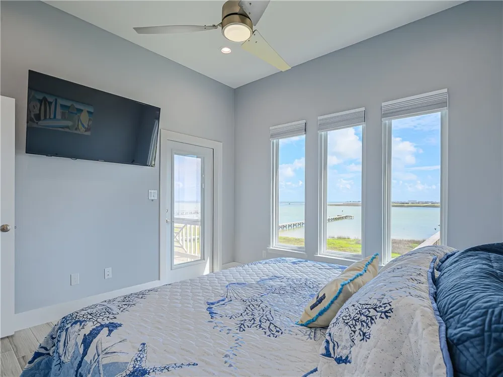 9 Northpointe Drive Rockport, TX 78382