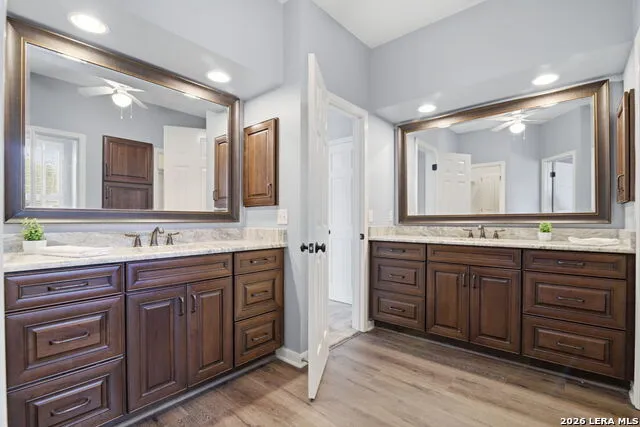 120 Merry Trl Hollywood Park, TX 78232