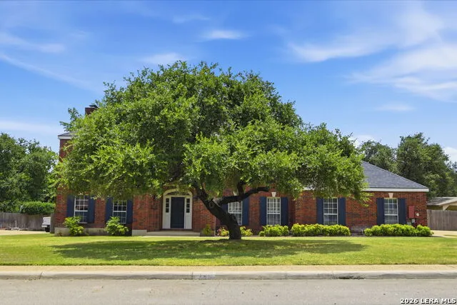 120 Merry Trl Hollywood Park, TX 78232