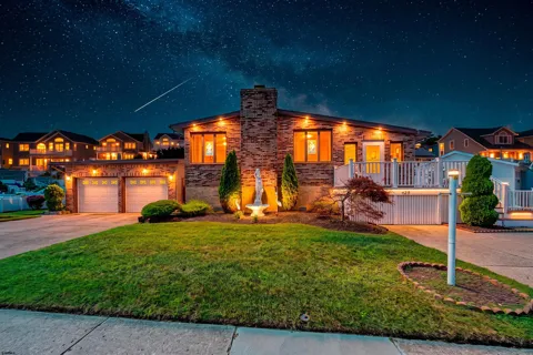429 W Shore Dr