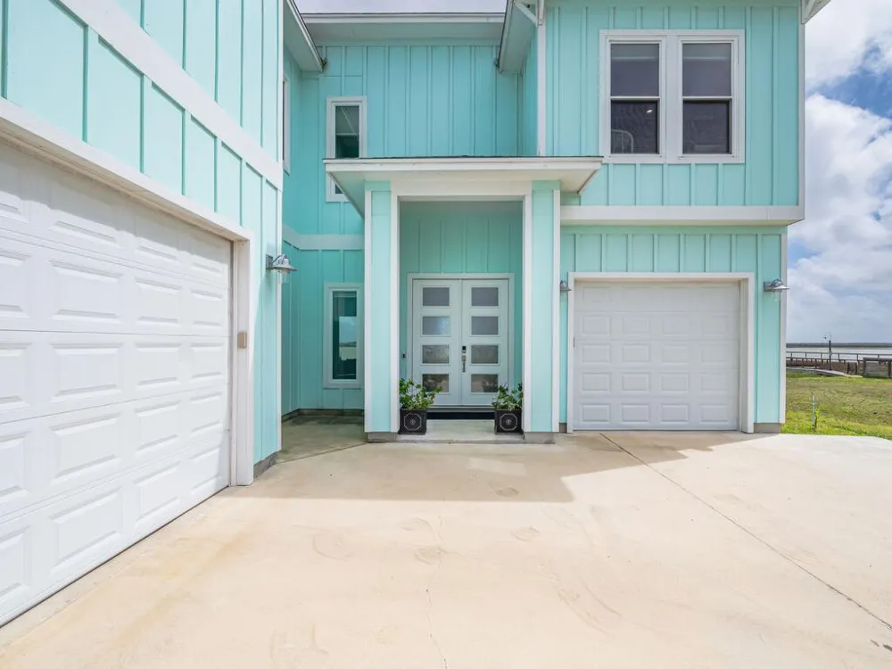 9 Northpointe Drive Rockport, TX 78382