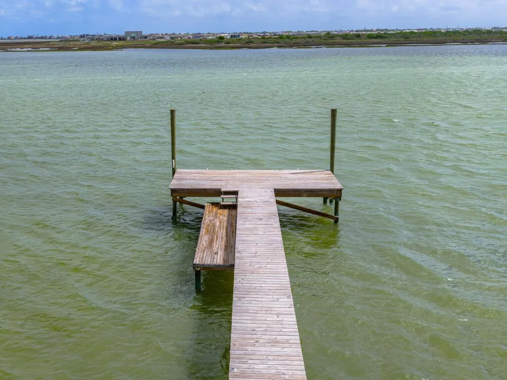 9 Northpointe Drive Rockport, TX 78382