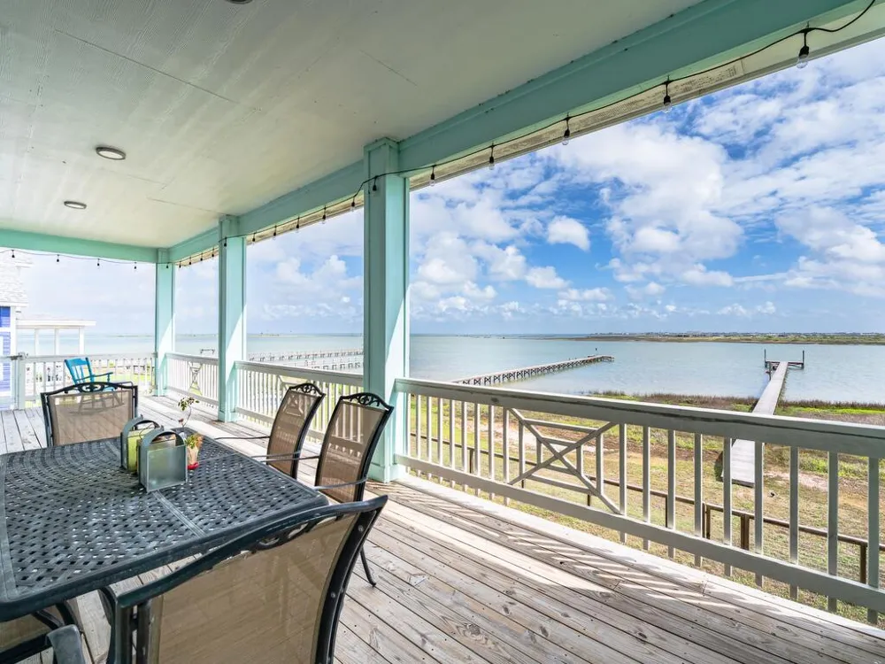9 Northpointe Drive Rockport, TX 78382
