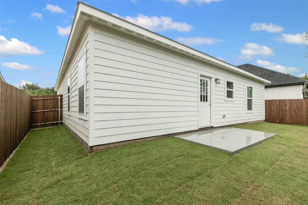5623 Barkridge Drive Granbury, TX 76048