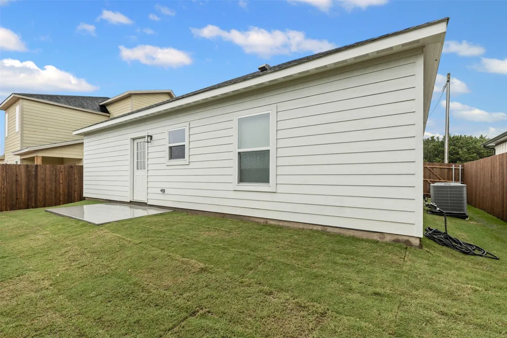 5623 Barkridge Drive Granbury, TX 76048