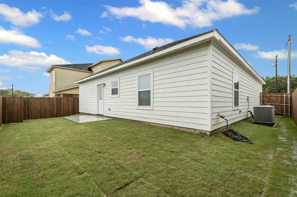 5623 Barkridge Drive Granbury, TX 76048