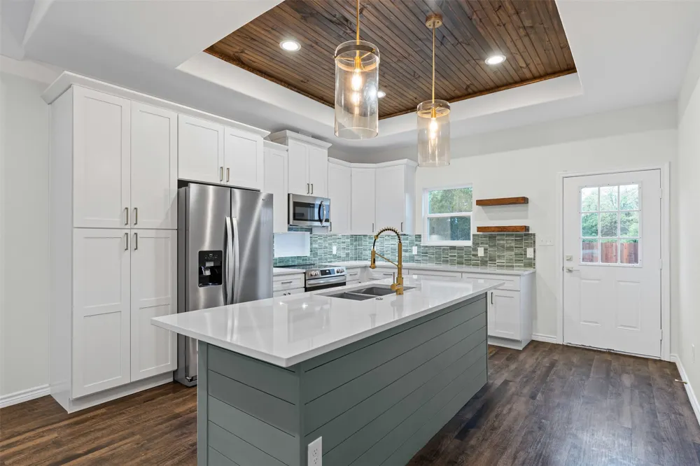 5623 Barkridge Drive Granbury, TX 76048