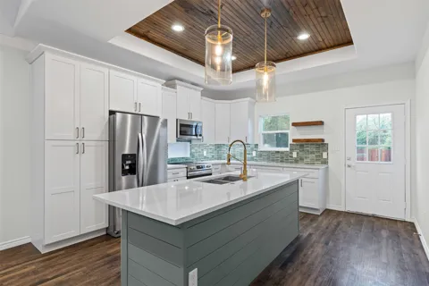 5623 Barkridge Drive